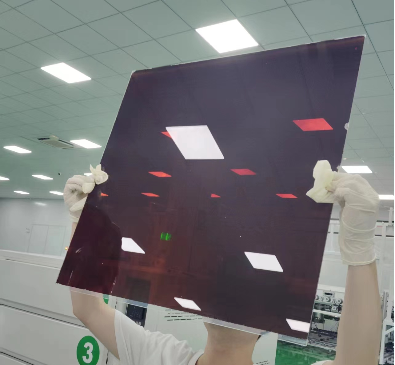 大面积狭缝涂布得到钙钛矿薄膜的光学照片2.png